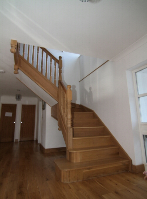 Dog leg staircase