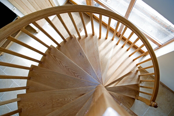 Oak Spiral - Showing continous handrail