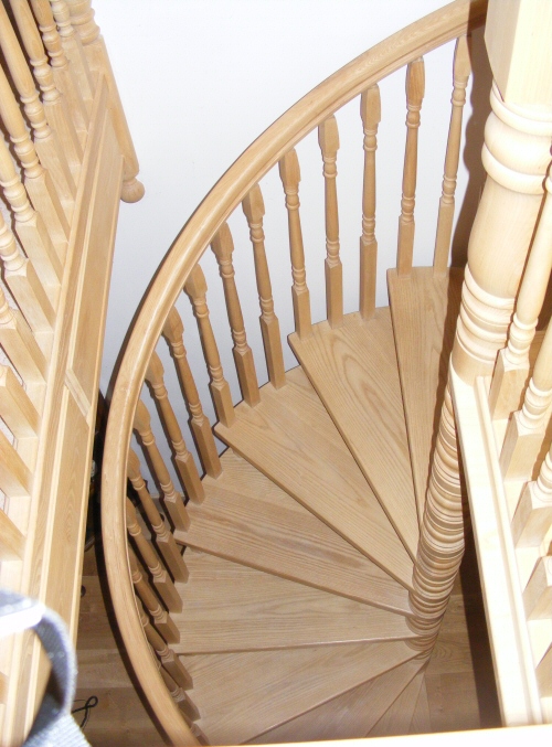One piece handrail