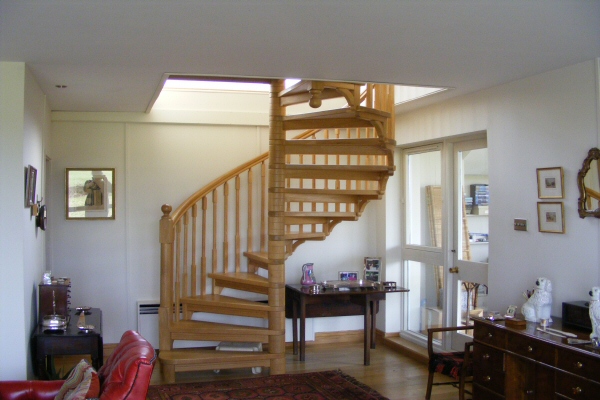 Spiral Staircase - With plain central column and plain spindles